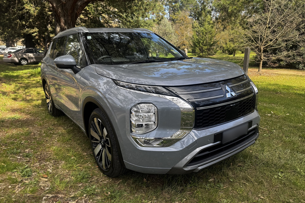 2025 Mitsubishi Outlander Exceed ZM