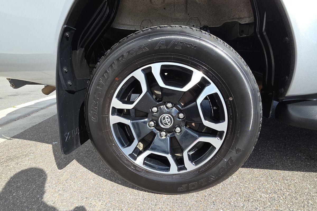 2022 Toyota Hilux SR5 GUN126R 4X4