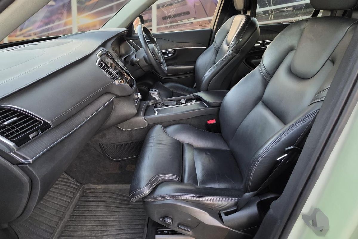 2020 Volvo XC90 T6 Inscription image 19