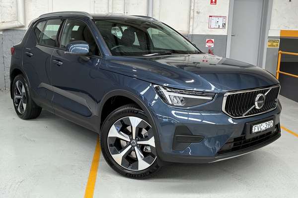 2025 Volvo XC40 Plus B4