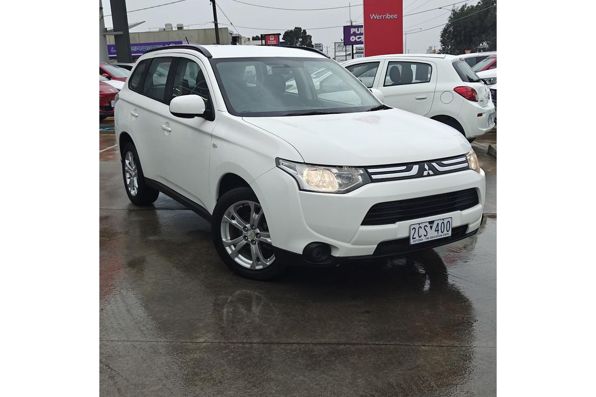 2013 Mitsubishi Outlander ES ZJ