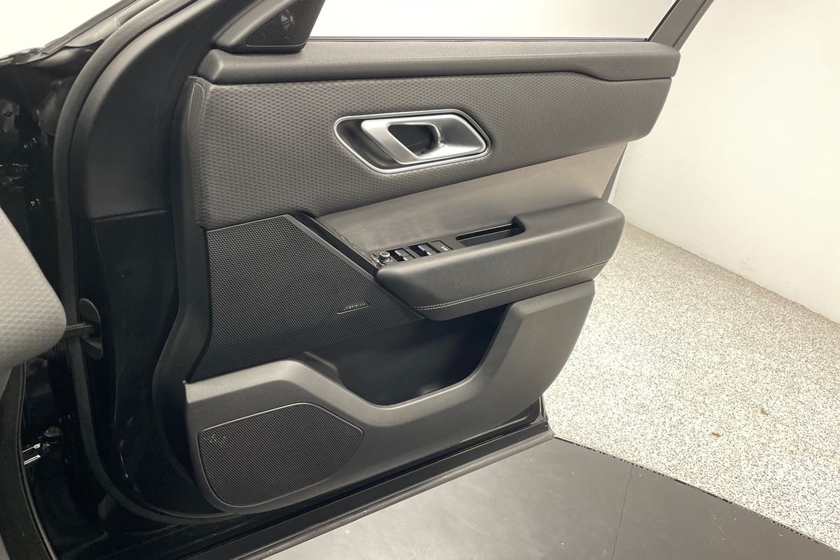 2021 Land Rover Unknown