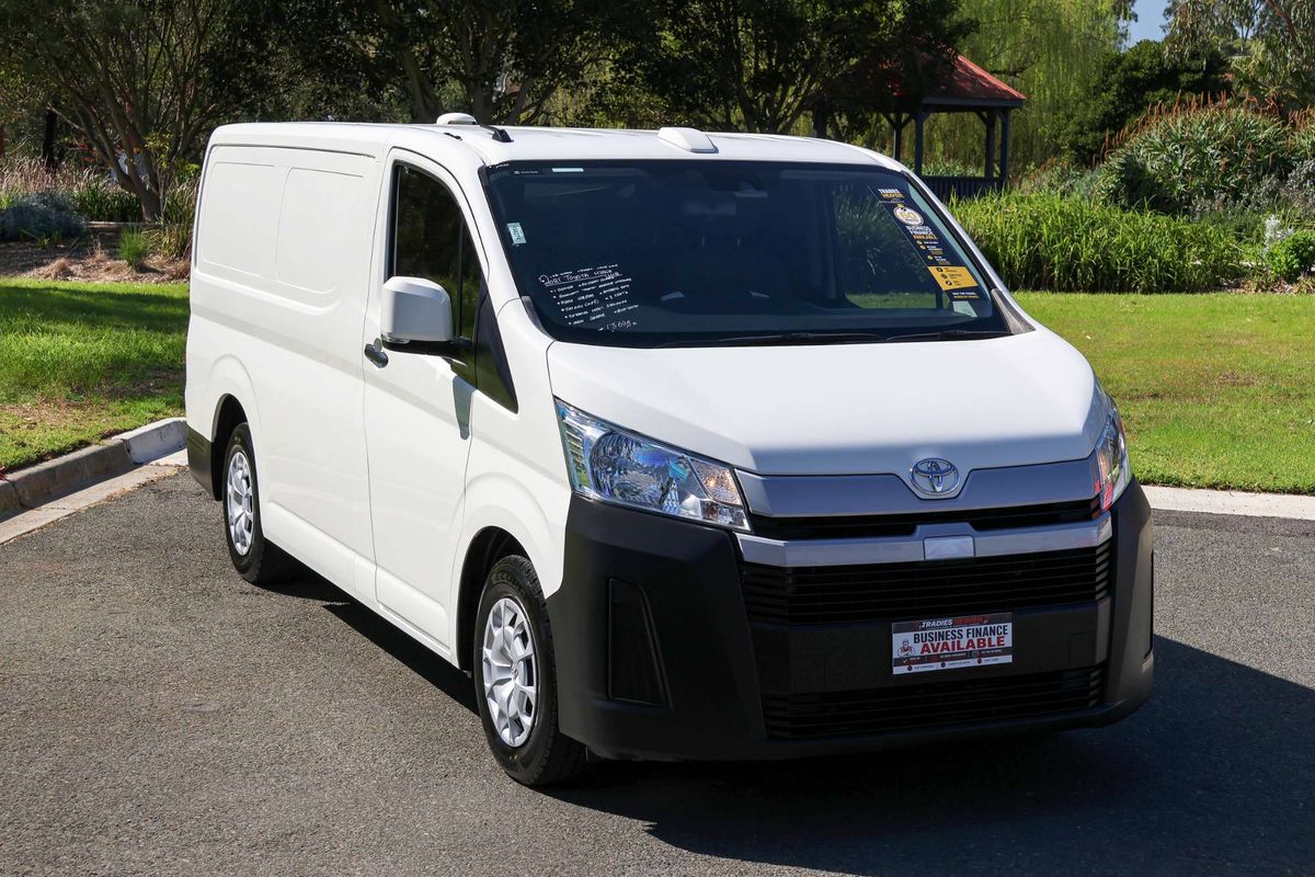 2021 Toyota Hiace GDH300R LWB image 3