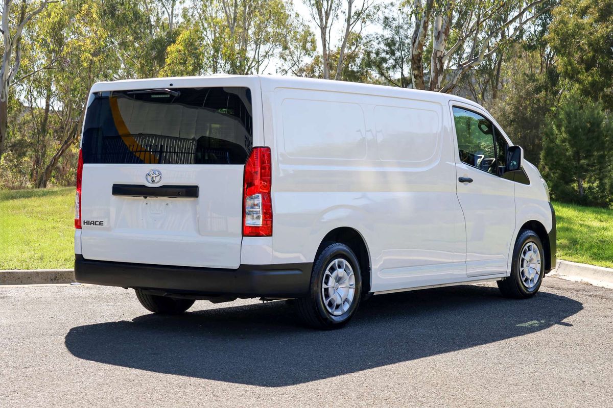2021 Toyota Hiace GDH300R LWB image 10
