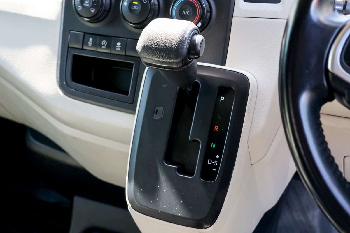 2021 Toyota Hiace GDH300R LWB image 11