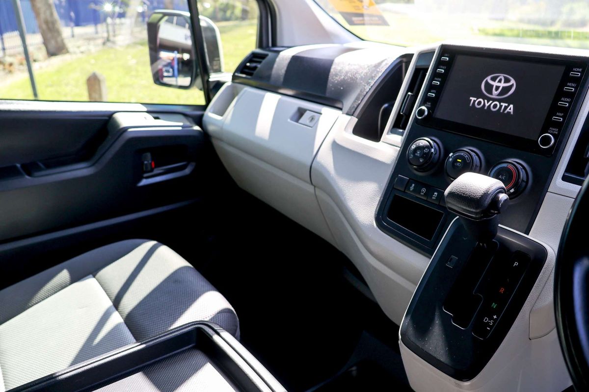 2021 Toyota Hiace GDH300R LWB image 12
