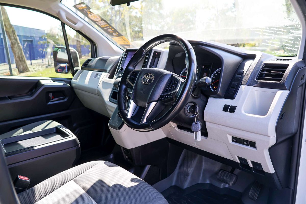 2021 Toyota Hiace GDH300R LWB image 23