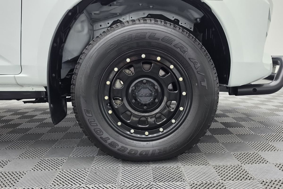 2023 Isuzu D-MAX SX High Ride Rear Wheel Drive image 16
