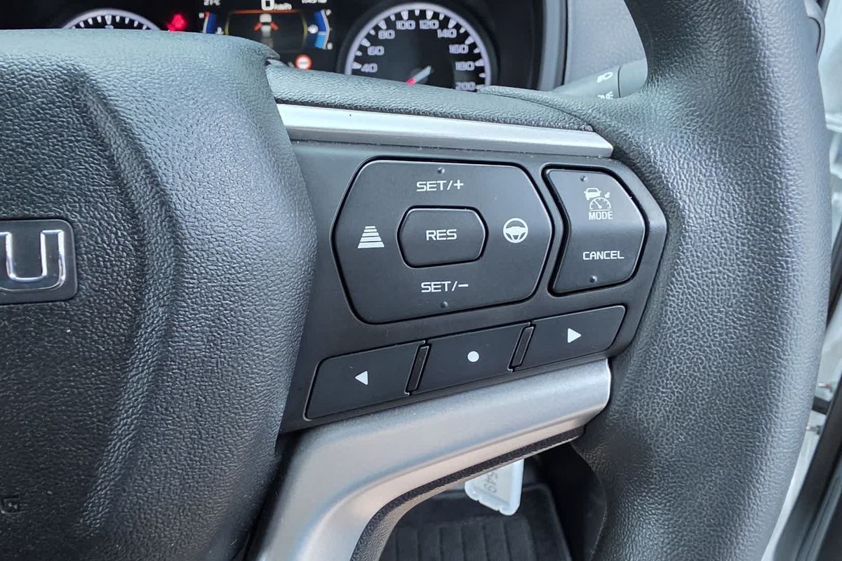 2023 Isuzu D-MAX SX High Ride Rear Wheel Drive image 35