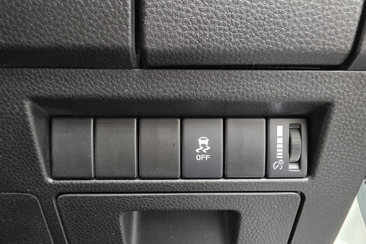 2023 Isuzu D-MAX SX High Ride Rear Wheel Drive image 36