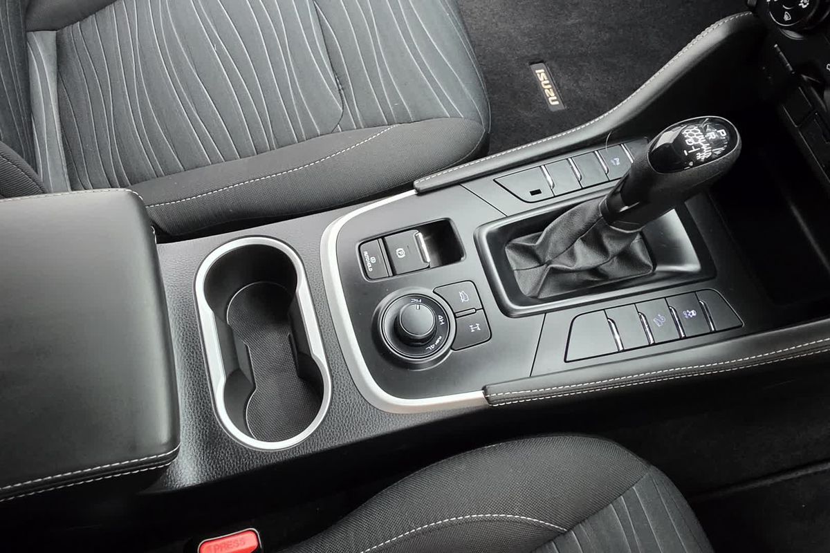 2024 Isuzu MU-X LS-M