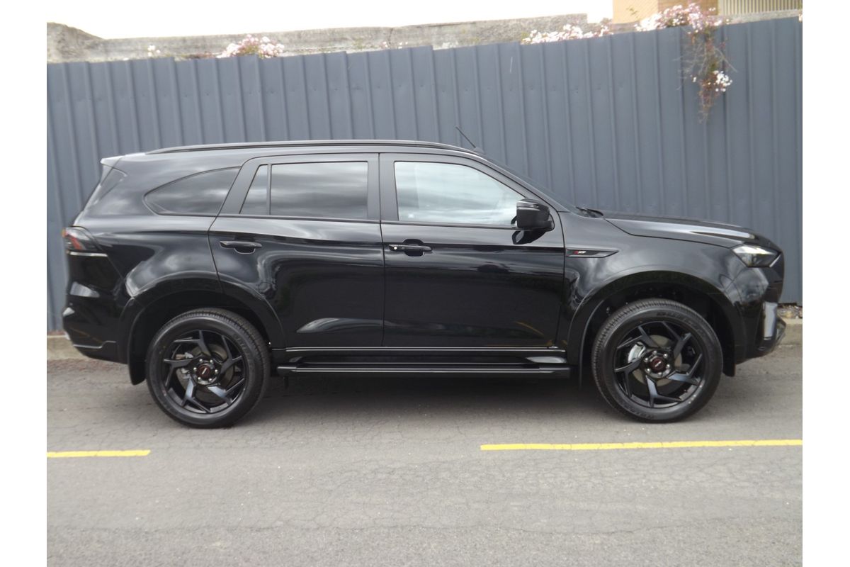 2026 Isuzu MU-X X-TERRAIN