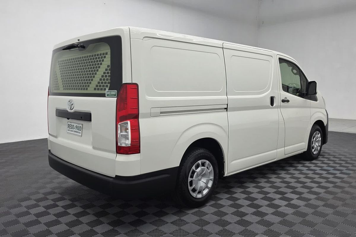 2021 Toyota Hiace GDH300R LWB image 13