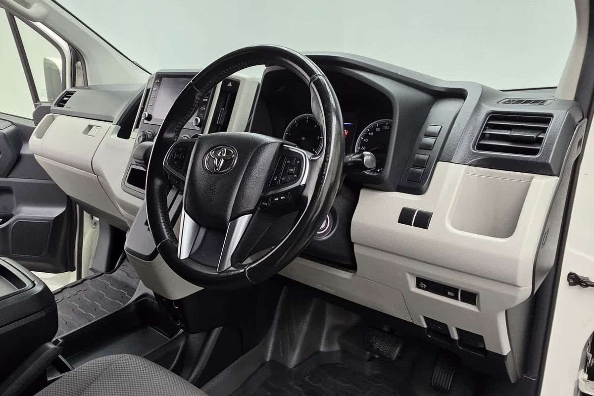 2021 Toyota Hiace GDH300R LWB image 17