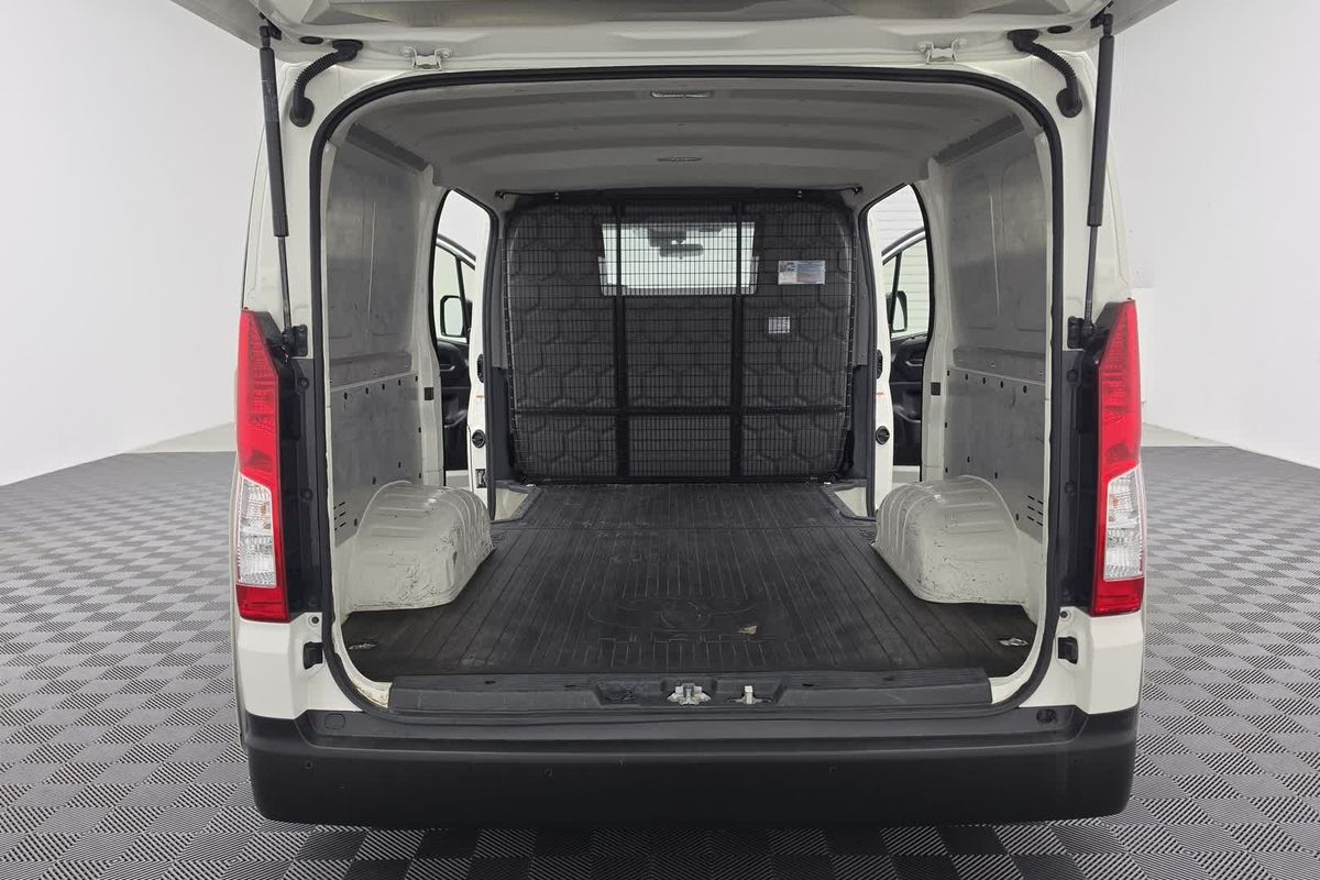 2021 Toyota Hiace GDH300R LWB image 21