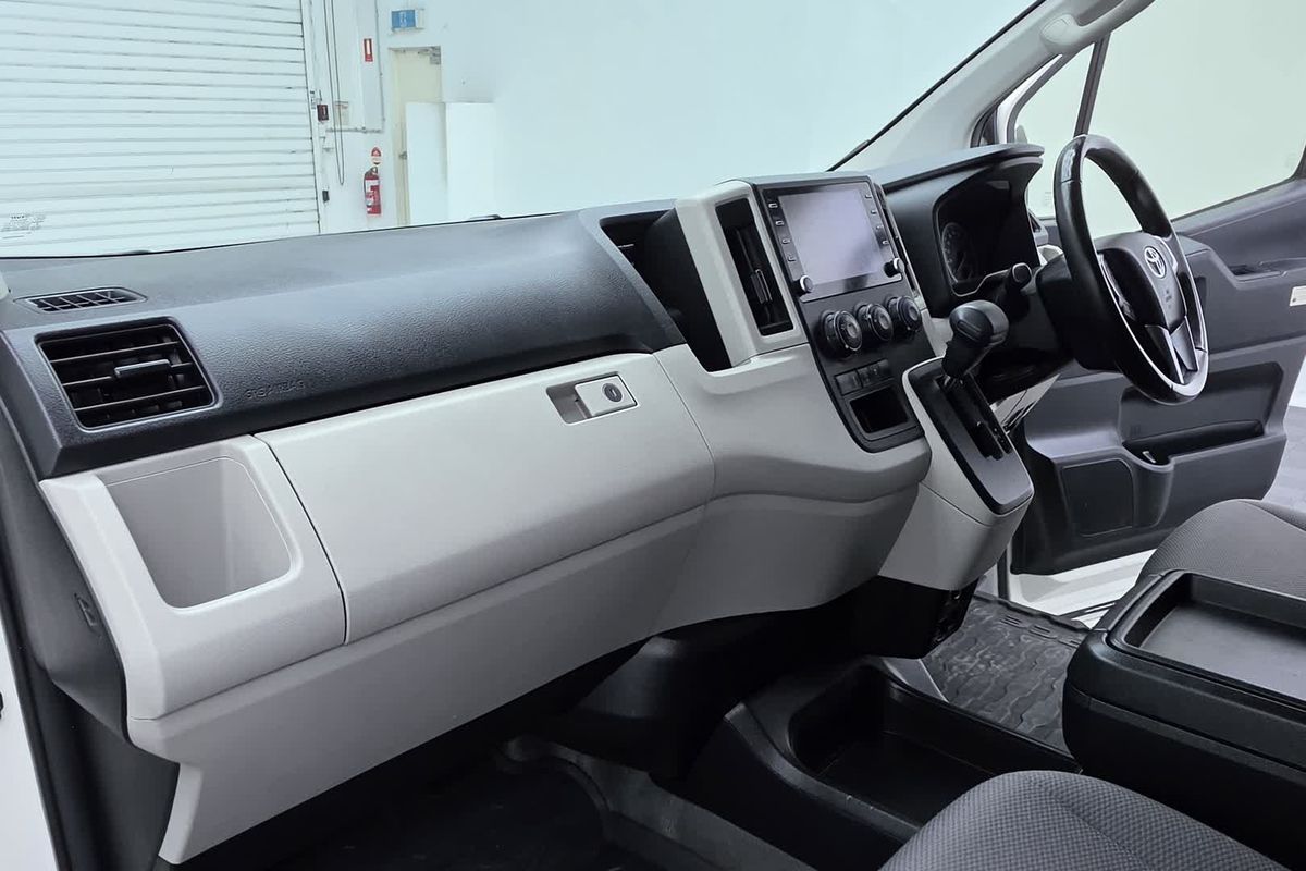 2021 Toyota Hiace GDH300R LWB image 24