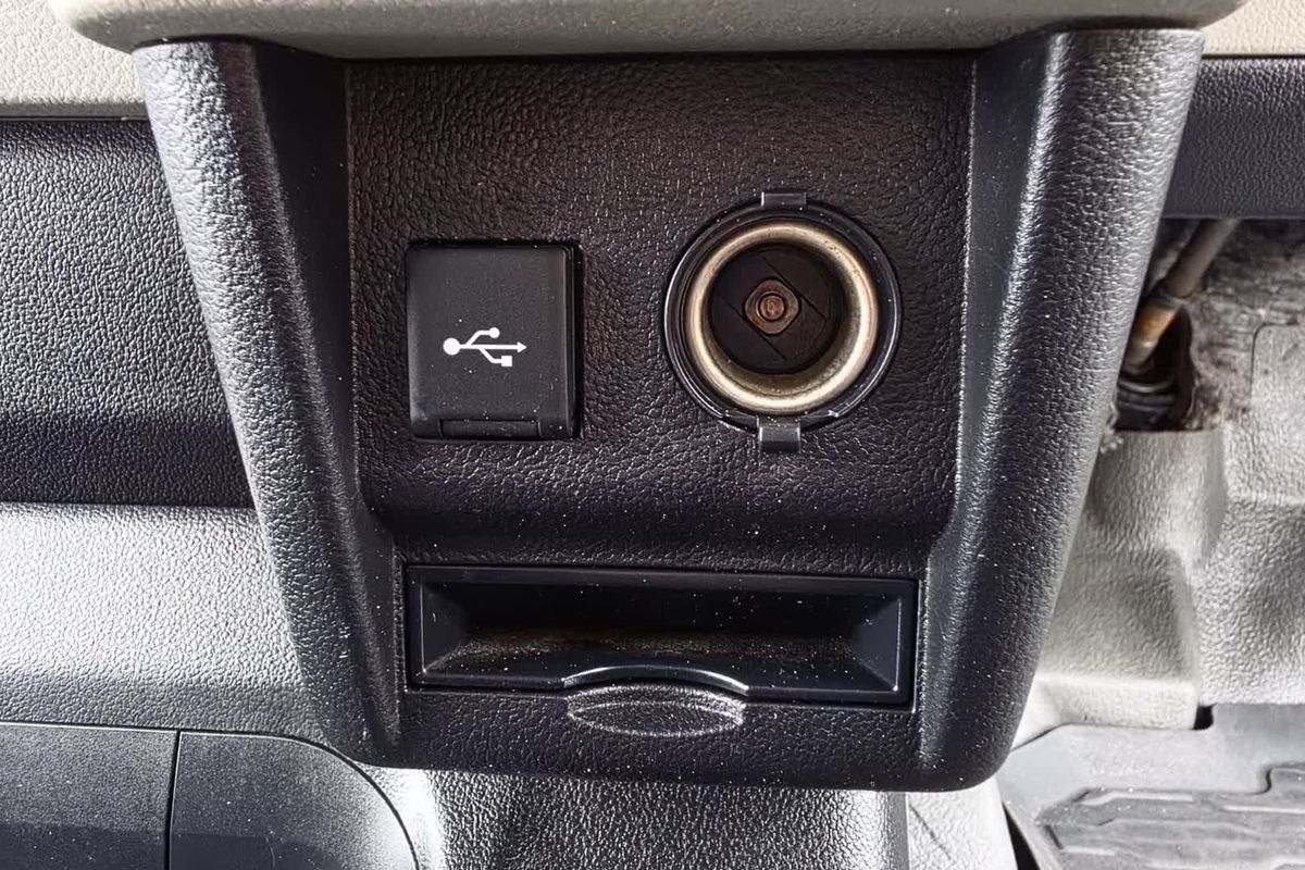 2021 Toyota Hiace GDH300R LWB image 27