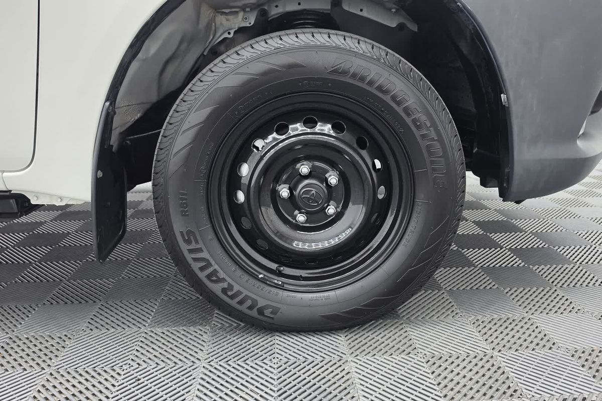 2022 Toyota Hilux Workmate TGN121R Rear Wheel Drive image 17