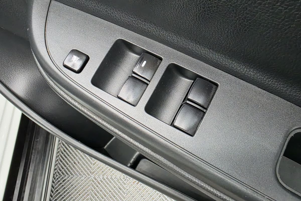 2021 Mitsubishi Triton GLX+ MR 4X4 image 37