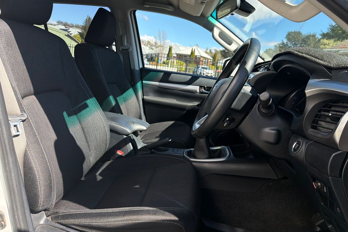 2020 Toyota Hilux SR5 GUN126R 4X4