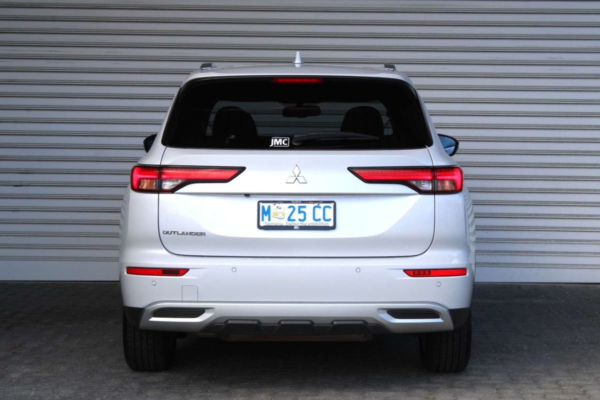 2024 Mitsubishi Outlander LS ZM