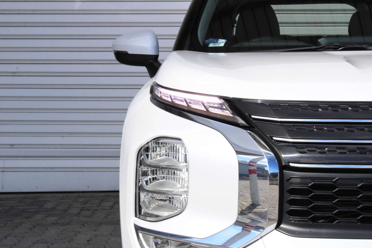 2024 Mitsubishi Outlander LS ZM