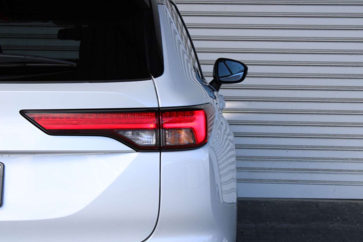 2024 Mitsubishi Outlander LS ZM