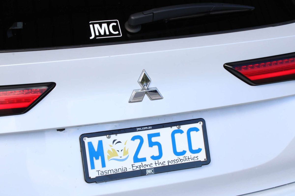 2024 Mitsubishi Outlander LS ZM