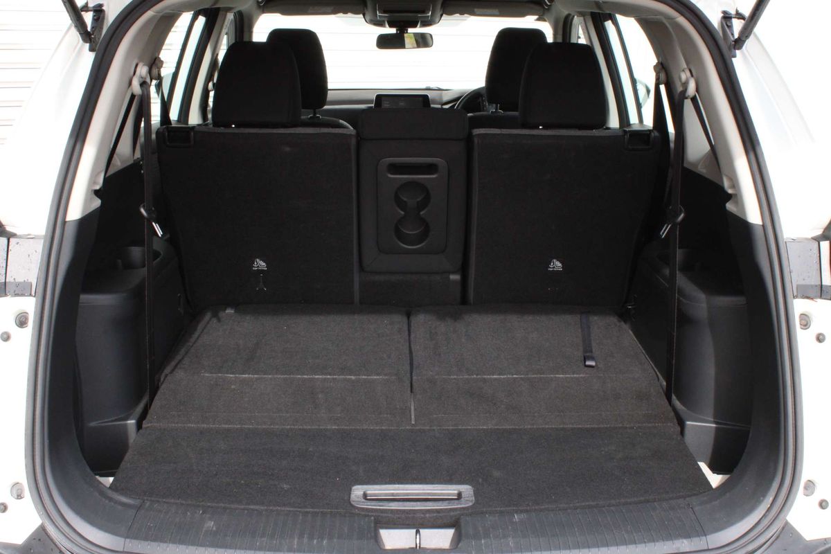 2024 Nissan X-TRAIL ST T33