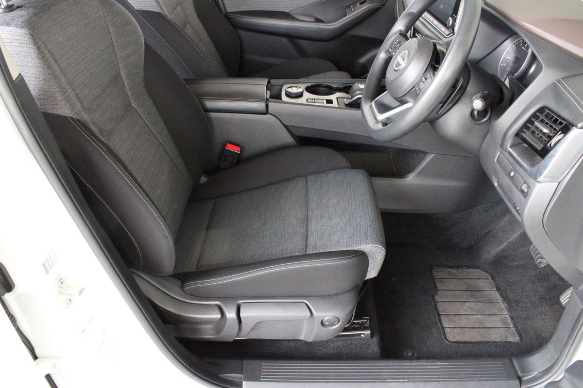 2024 Nissan X-TRAIL ST T33