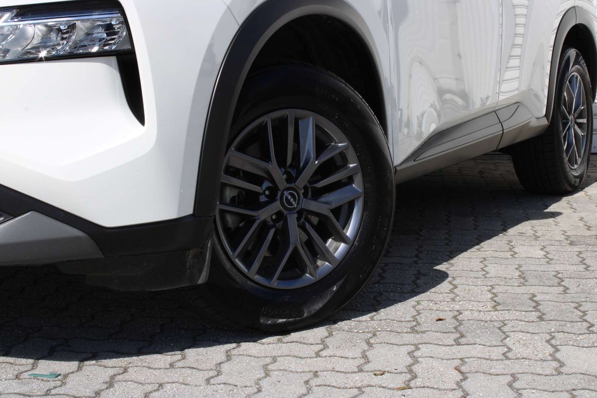 2024 Nissan X-TRAIL ST T33