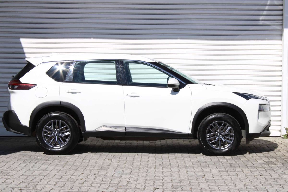2024 Nissan X-TRAIL ST T33