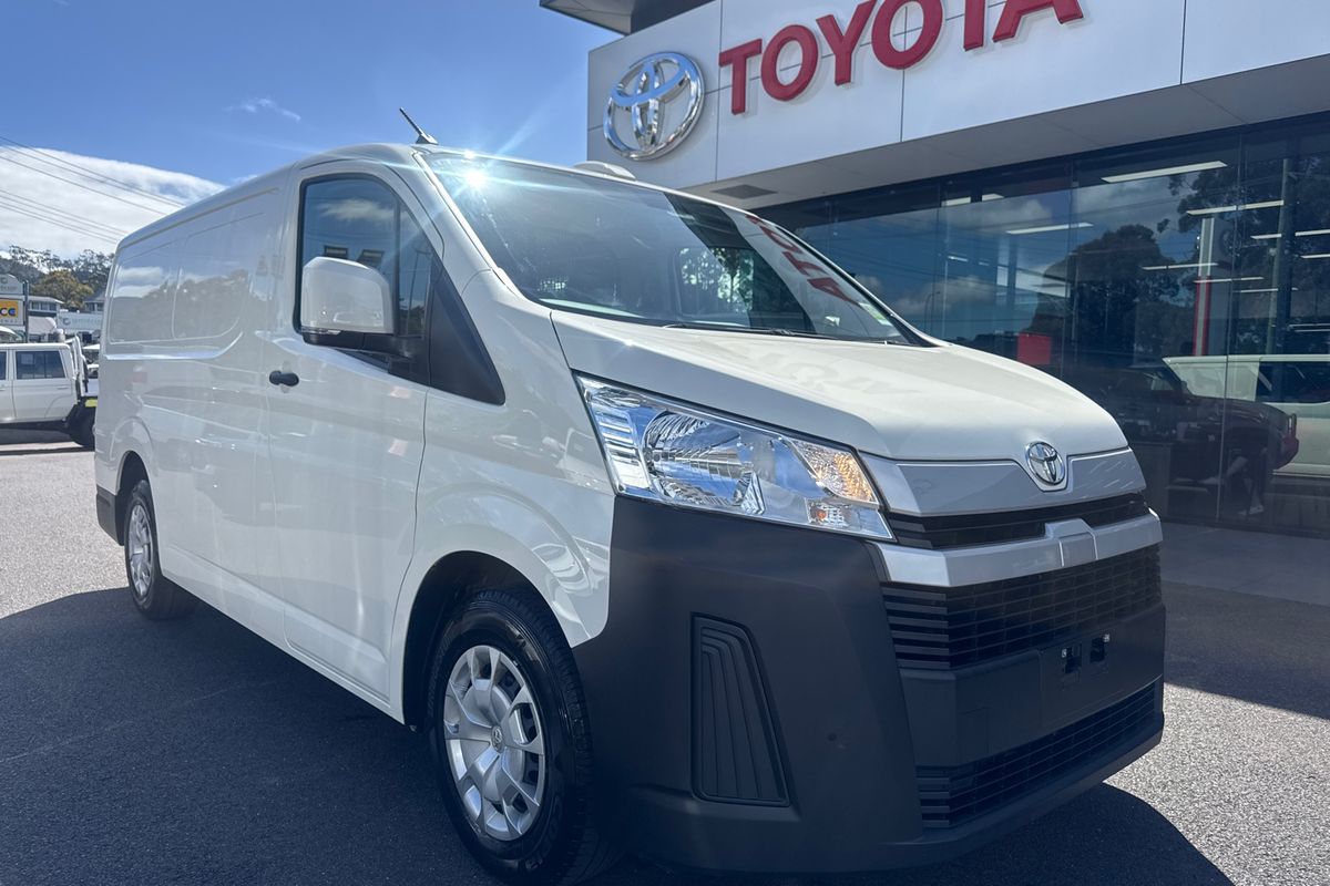 2025 Toyota Hiace GDH300R LWB