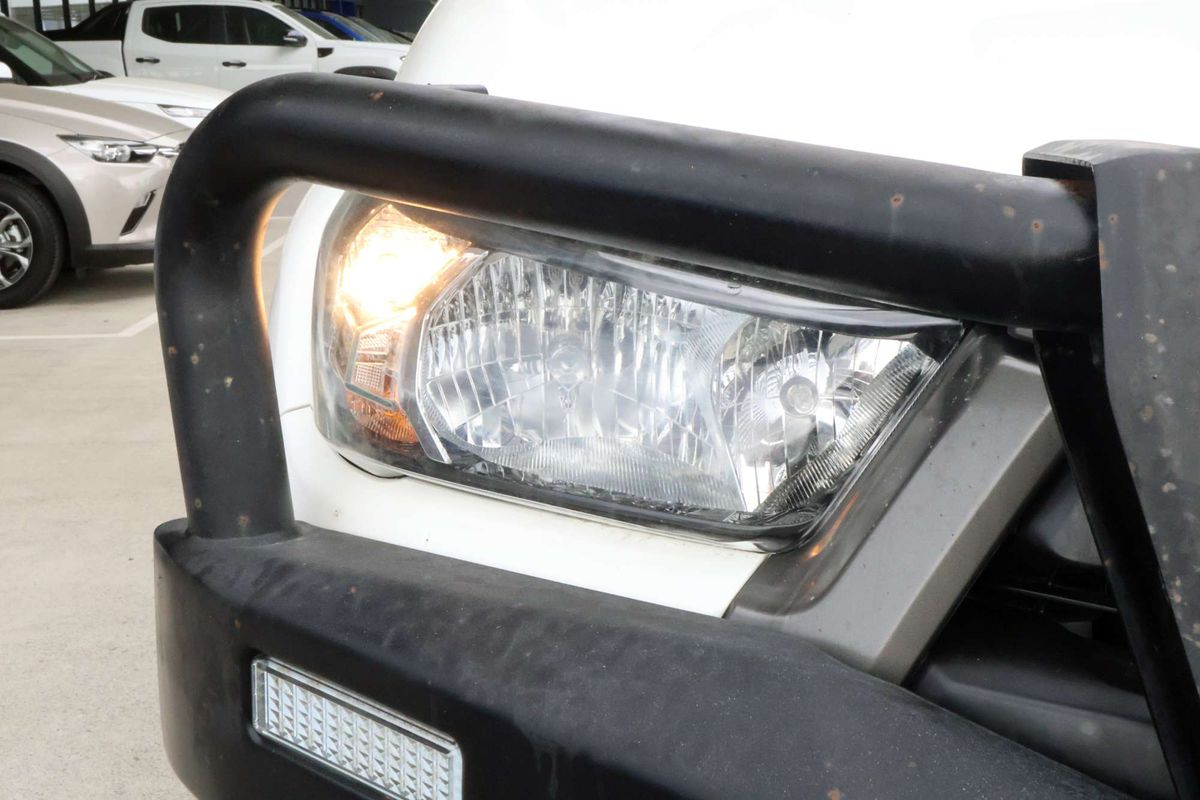 2022 Toyota Hilux SR GUN126R 4X4 image 6