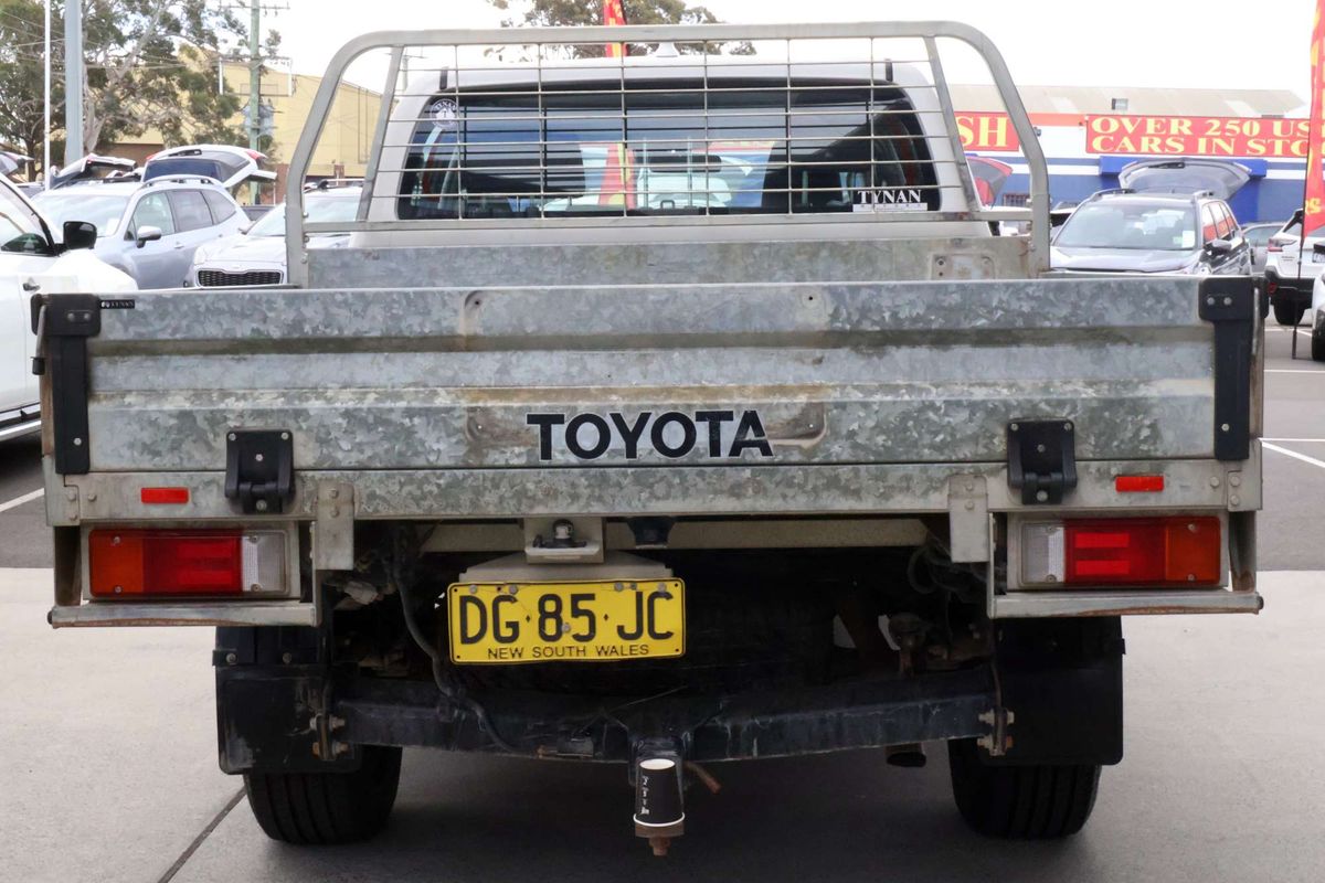 2022 Toyota Hilux SR GUN126R 4X4 image 7