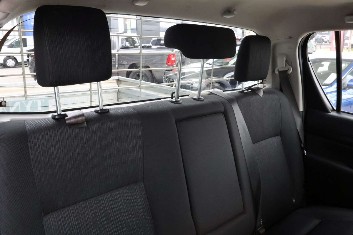 2022 Toyota Hilux SR GUN126R 4X4 image 9