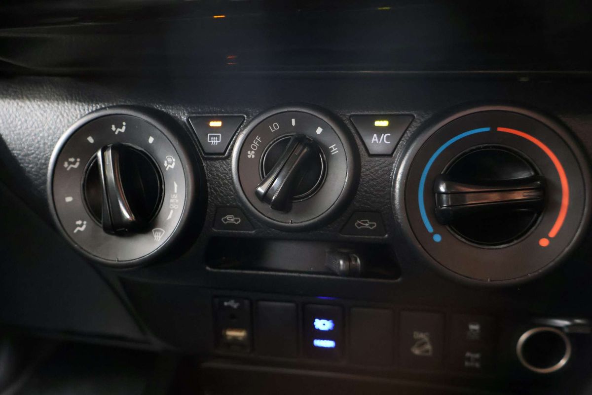 2022 Toyota Hilux SR GUN126R 4X4 image 18