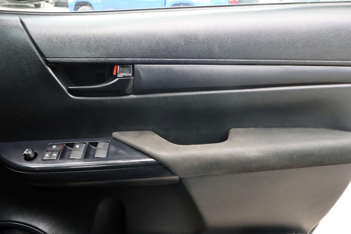 2022 Toyota Hilux SR GUN126R 4X4 image 26