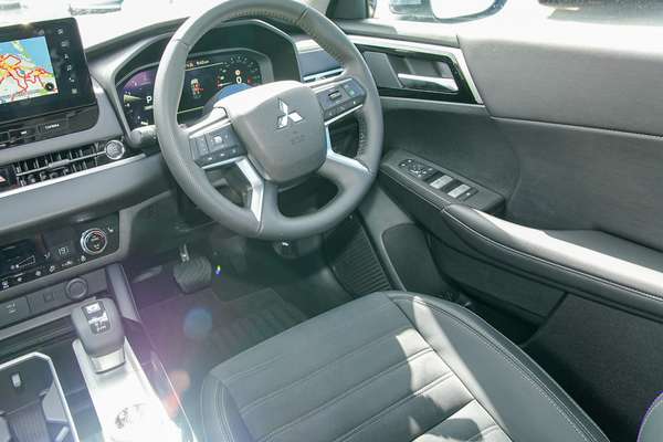 2025 Mitsubishi Outlander Aspire ZM thumb-18