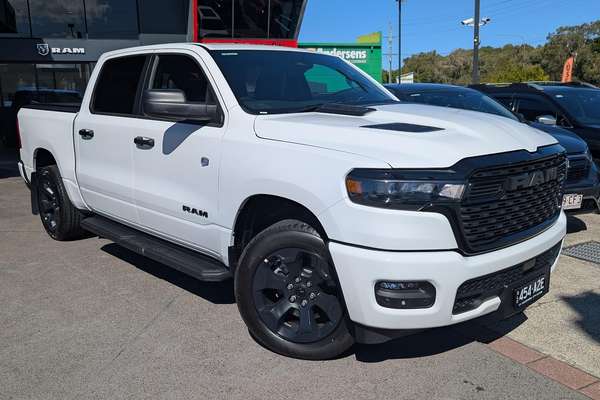 2026 RAM 1500 Express Black Edition Hurricane SO DT 4X4 SWB