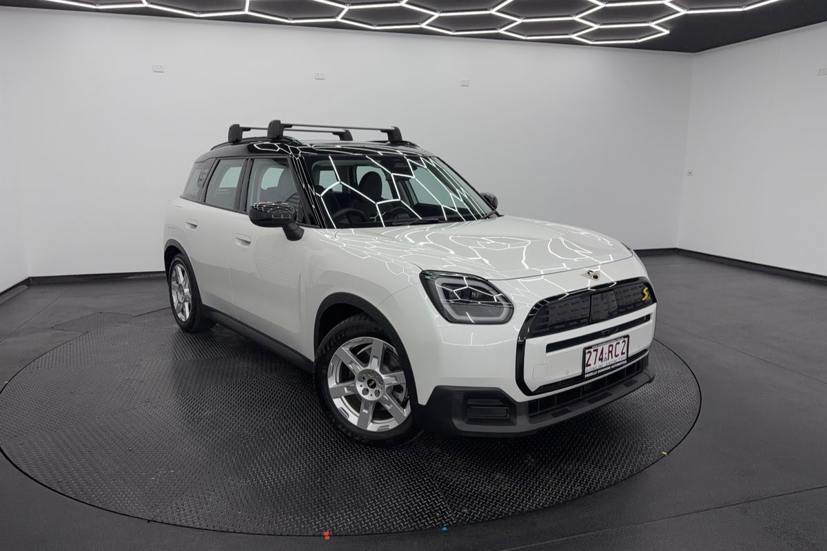 2024 MINI Countryman SE Classic U25