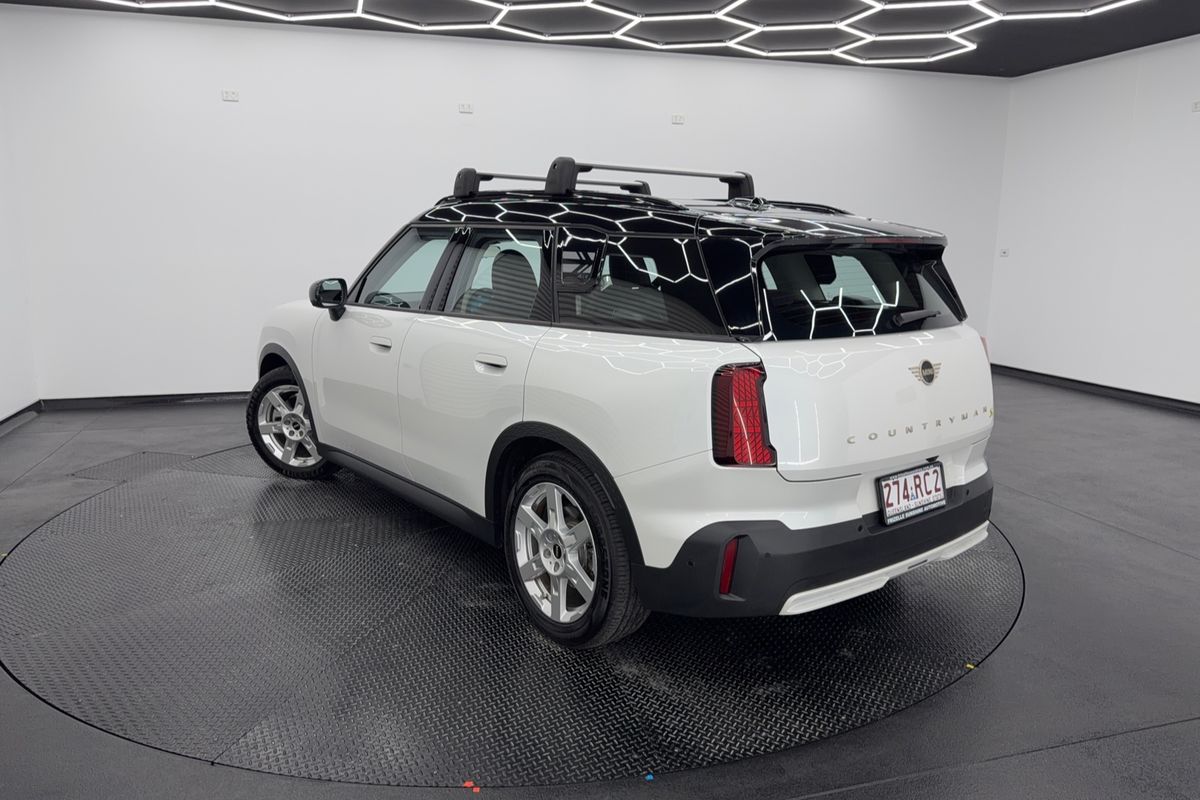 2024 MINI Countryman SE Classic U25