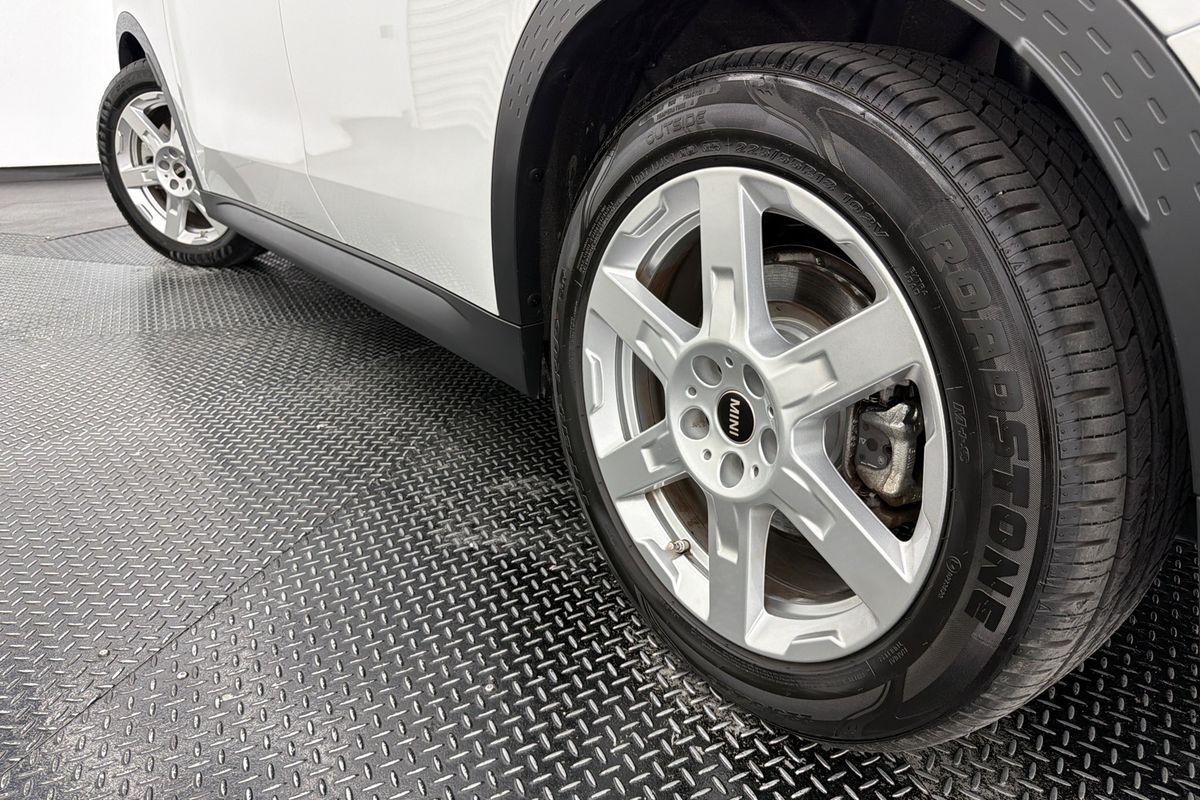2024 MINI Countryman SE Classic U25