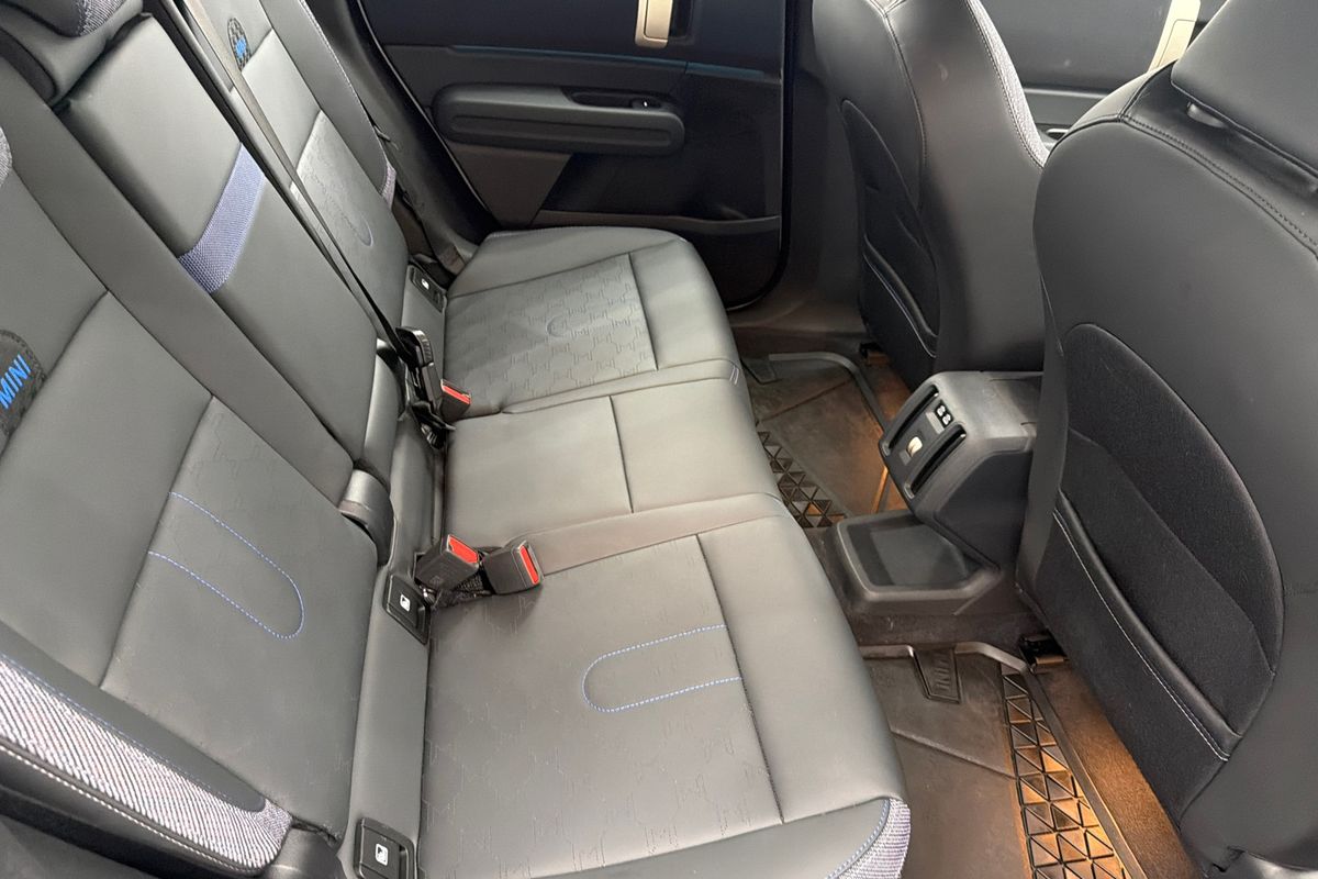 2024 MINI Countryman SE Classic U25