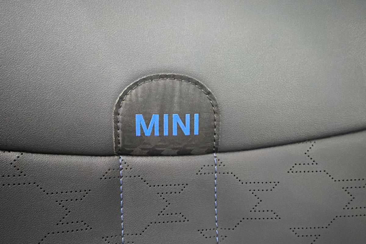 2024 MINI Countryman SE Classic U25