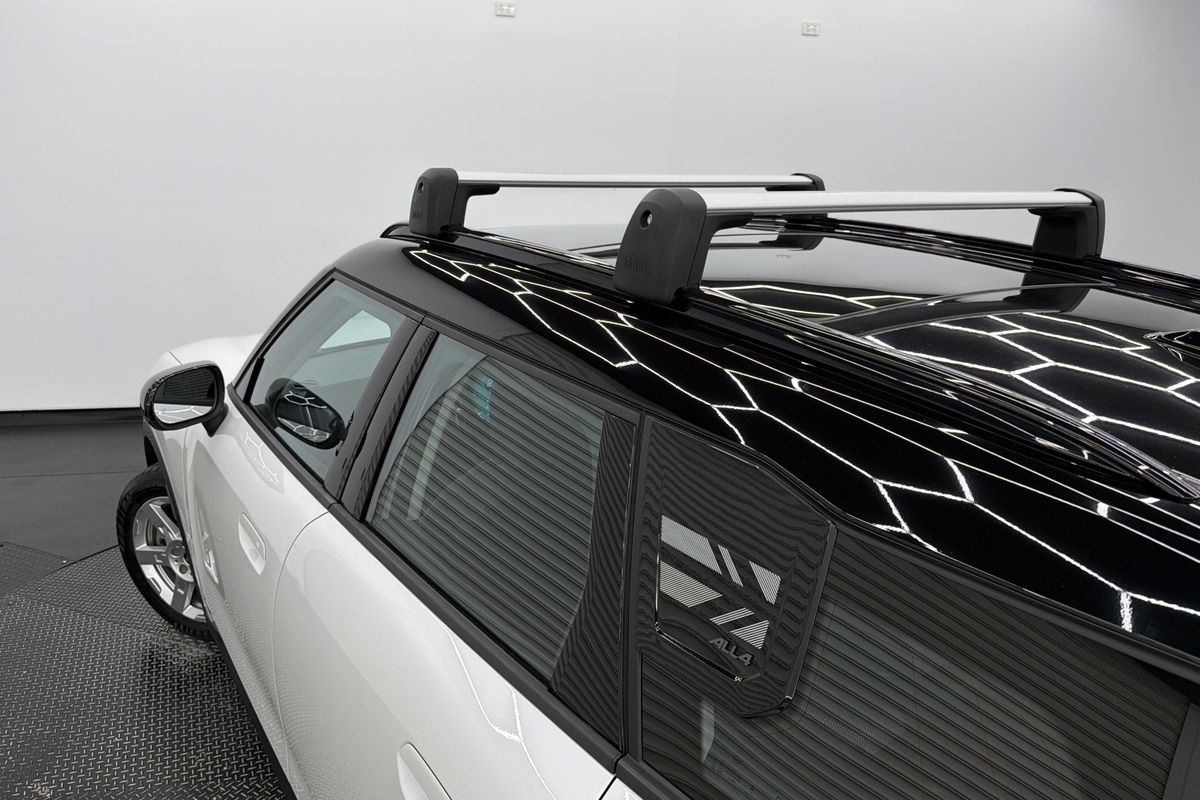 2024 MINI Countryman SE Classic U25