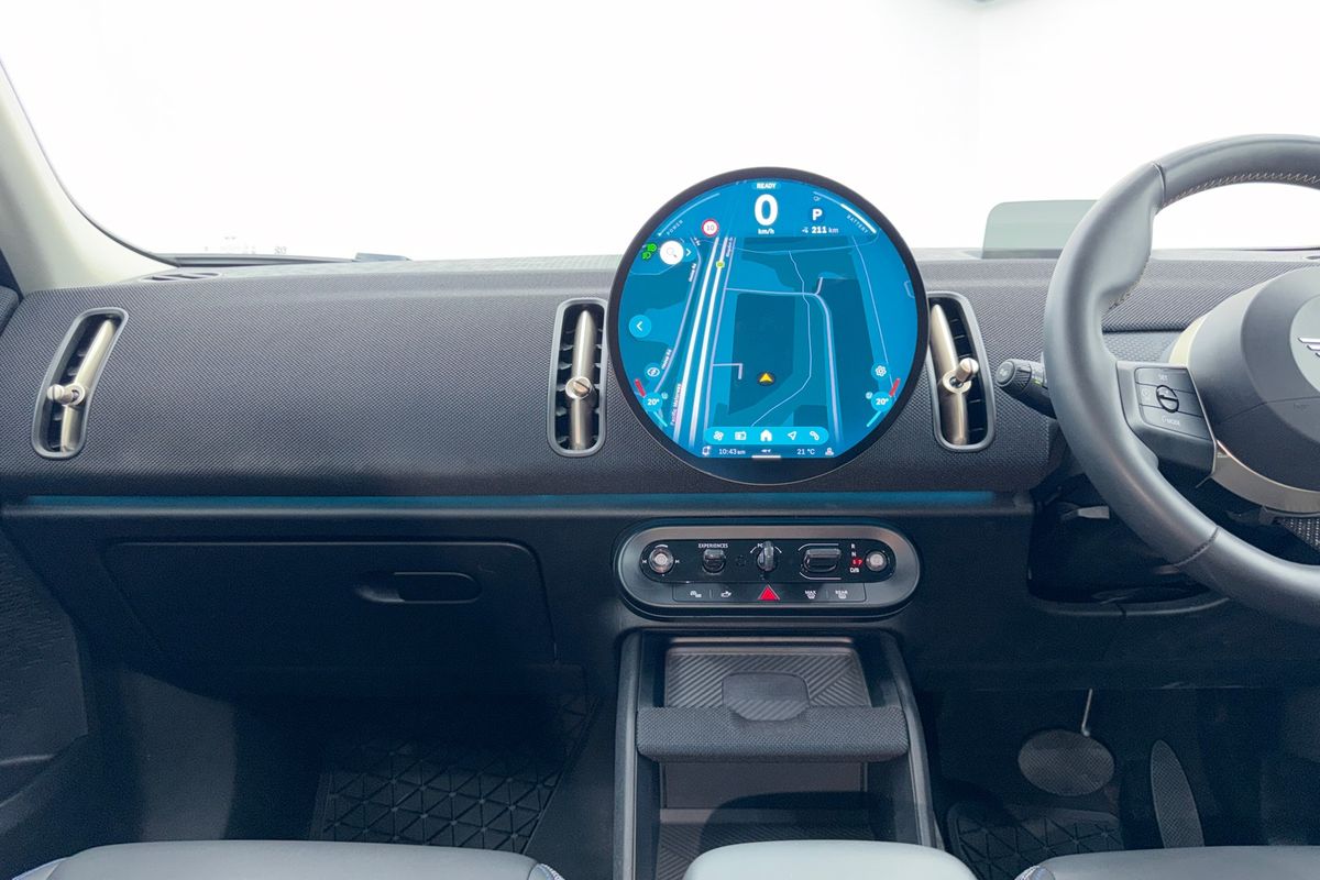 2024 MINI Countryman SE Classic U25