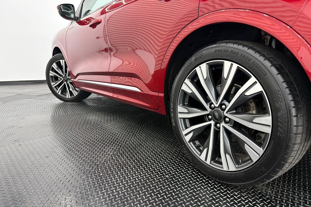 2021 Ford Escape Vignale ZH