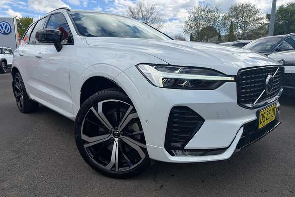 2021 Volvo XC60 B6 R-Design