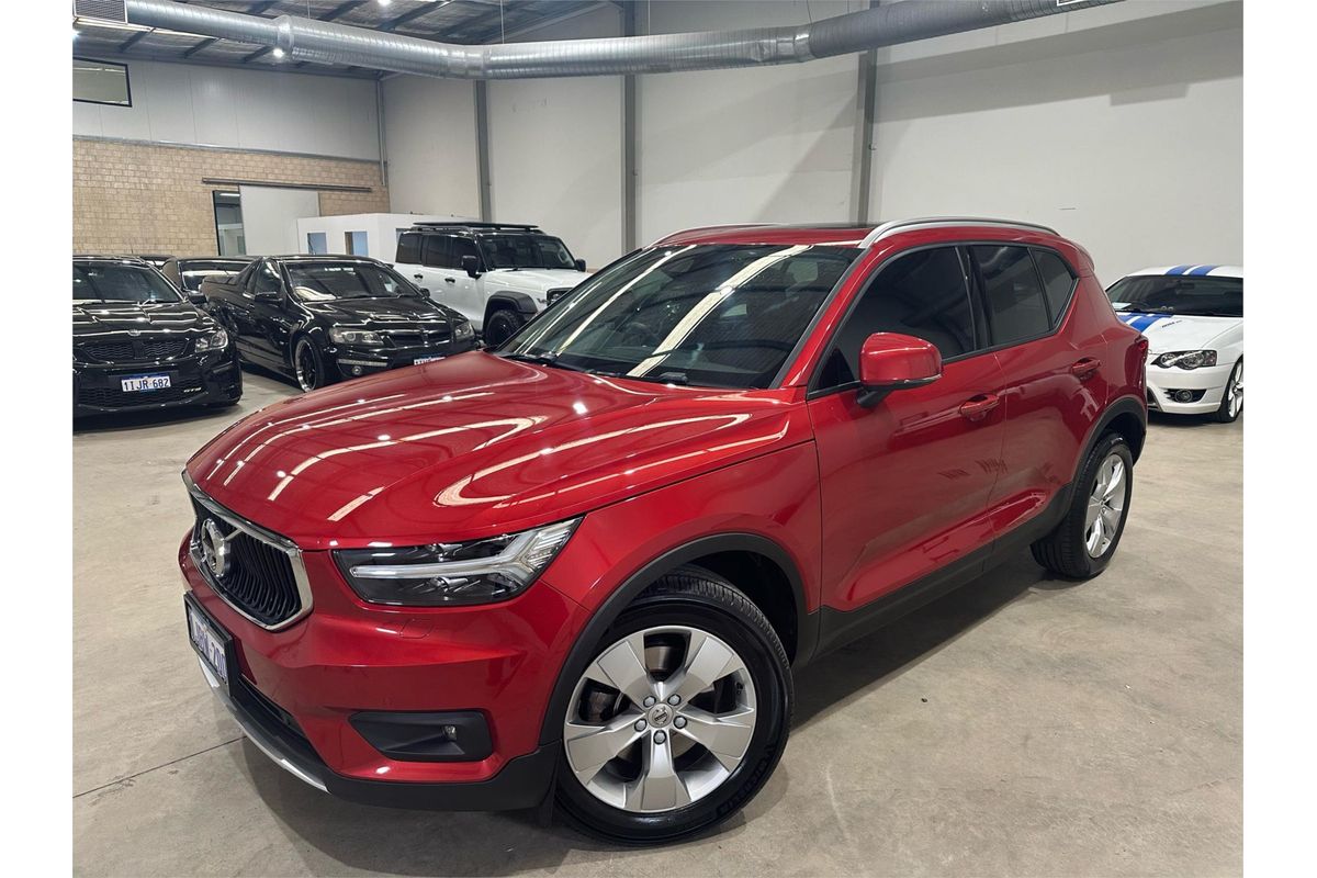 2019 Volvo XC40 T4 Momentum